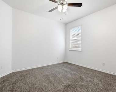 3949 Sidney Lane - Photo Thumbnail 20