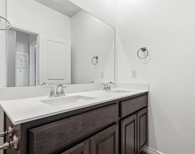 3949 Sidney Lane - Photo Thumbnail 24