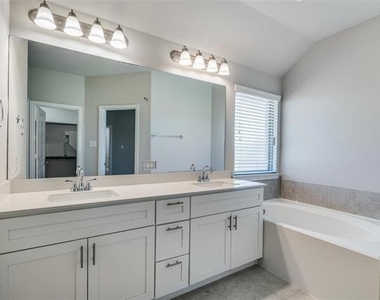 4533 Titus Circle - Photo Thumbnail 13