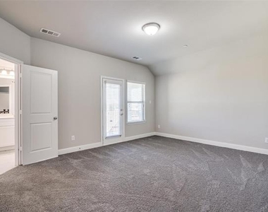 4533 Titus Circle - Photo Thumbnail 11