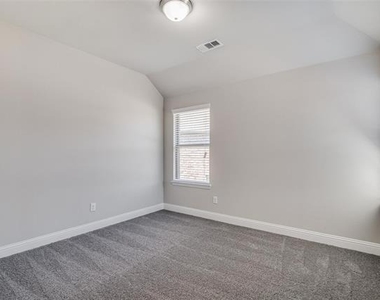 4533 Titus Circle - Photo Thumbnail 16