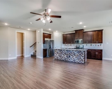 4533 Titus Circle - Photo Thumbnail 5