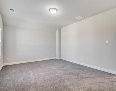 4533 Titus Circle - Photo Thumbnail 15