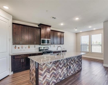 4533 Titus Circle - Photo Thumbnail 8