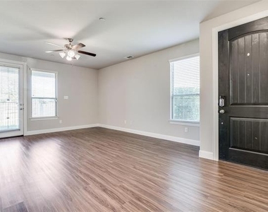 4533 Titus Circle - Photo Thumbnail 3