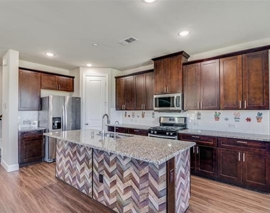 4533 Titus Circle - Photo Thumbnail 9