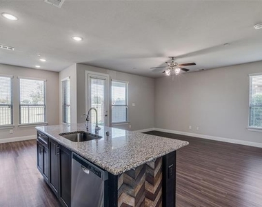 4533 Titus Circle - Photo Thumbnail 10