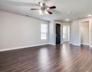 4533 Titus Circle - Photo Thumbnail 4