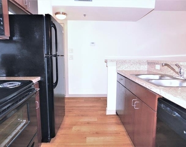 1512 N Elm Street - Photo Thumbnail 8