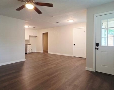 314 16th Street W - Photo Thumbnail 8