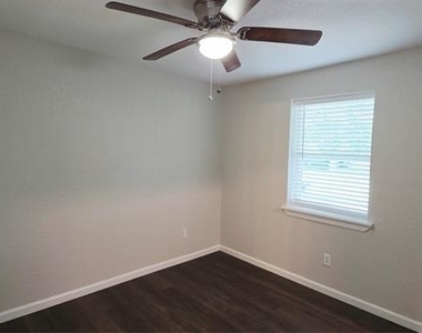 314 16th Street W - Photo Thumbnail 10