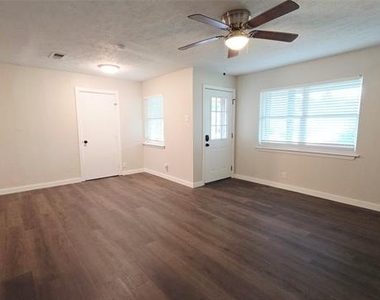 314 16th Street W - Photo Thumbnail 2