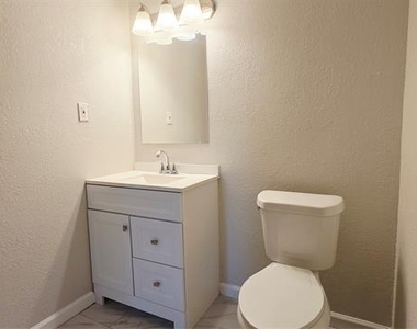 314 16th Street W - Photo Thumbnail 12