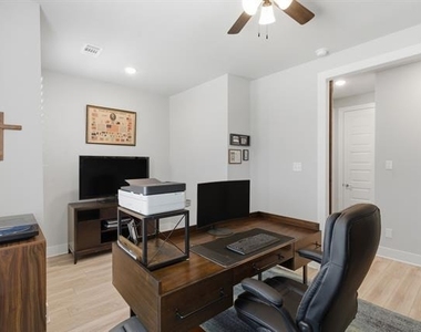 2225 Elm Place - Photo Thumbnail 9
