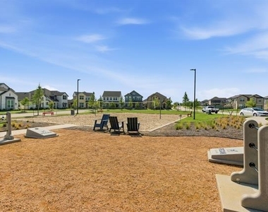 2225 Elm Place - Photo Thumbnail 26