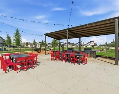 2225 Elm Place - Photo Thumbnail 27