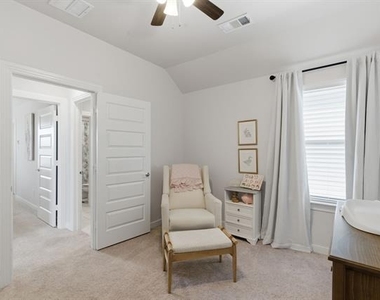 2225 Elm Place - Photo Thumbnail 14