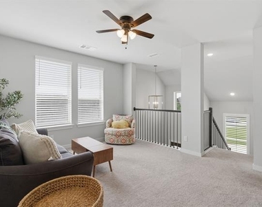 2225 Elm Place - Photo Thumbnail 11