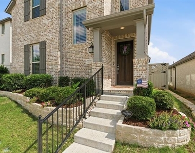2225 Elm Place - Photo Thumbnail 1