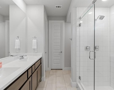 2225 Elm Place - Photo Thumbnail 20