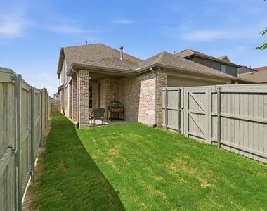 2225 Elm Place - Photo Thumbnail 22