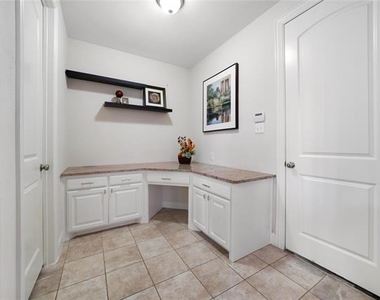 8316 Lindsay Gardens - Photo Thumbnail 12