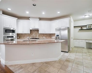8316 Lindsay Gardens - Photo Thumbnail 11