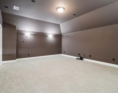 8316 Lindsay Gardens - Photo Thumbnail 19