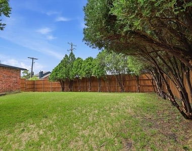 2903 Winterberry Drive - Photo Thumbnail 23