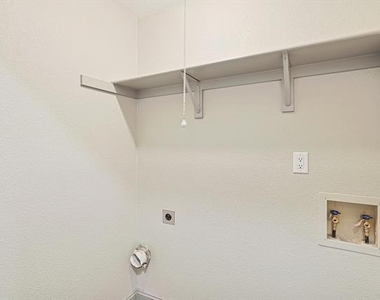 2903 Winterberry Drive - Photo Thumbnail 22