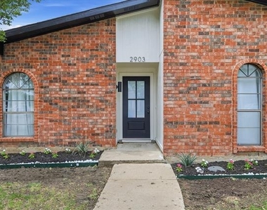 2903 Winterberry Drive - Photo Thumbnail 3