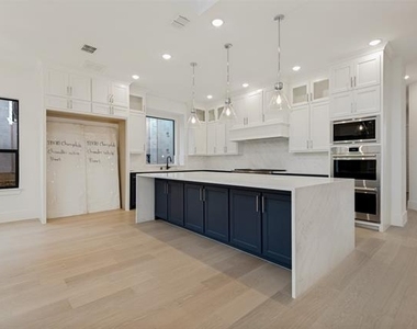 11870 Cherrydale Drive - Photo Thumbnail 10