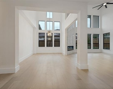 11870 Cherrydale Drive - Photo Thumbnail 3