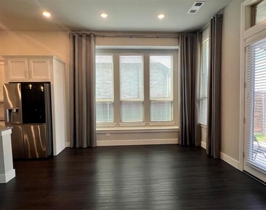 1553 Sugarberry Drive - Photo Thumbnail 10