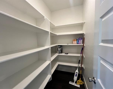 1553 Sugarberry Drive - Photo Thumbnail 9