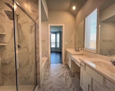 1553 Sugarberry Drive - Photo Thumbnail 17