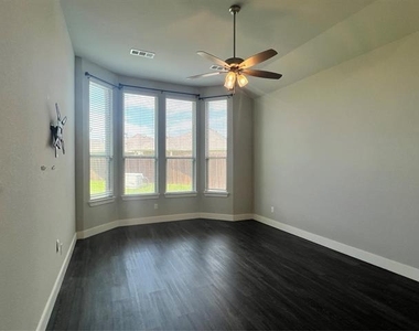 1553 Sugarberry Drive - Photo Thumbnail 15