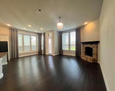 1553 Sugarberry Drive - Photo Thumbnail 13