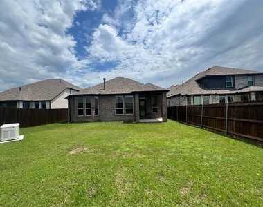 1553 Sugarberry Drive - Photo Thumbnail 23
