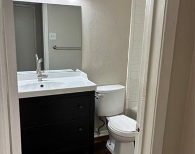 5201 Curzon Avenue - Photo Thumbnail 8