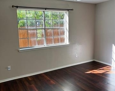 5201 Curzon Avenue - Photo Thumbnail 9