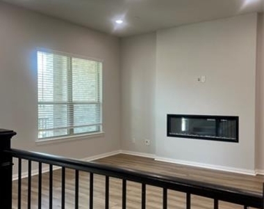 8119 Challenger Lane - Photo Thumbnail 2