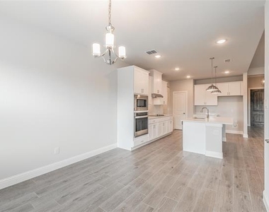 232 Gardenia Drive - Photo Thumbnail 12