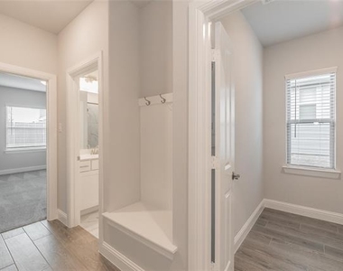 232 Gardenia Drive - Photo Thumbnail 14