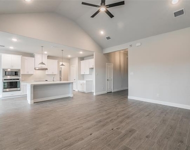 232 Gardenia Drive - Photo Thumbnail 4