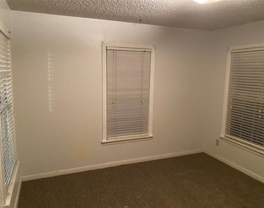623 Club Oak Drive - Photo Thumbnail 10