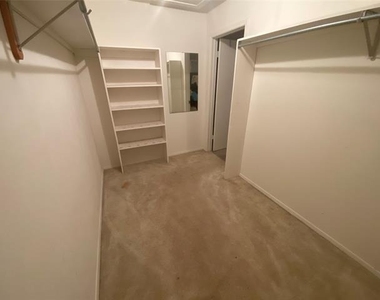 623 Club Oak Drive - Photo Thumbnail 13