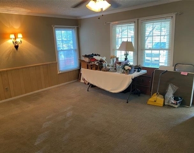 623 Club Oak Drive - Photo Thumbnail 2
