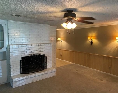 623 Club Oak Drive - Photo Thumbnail 1
