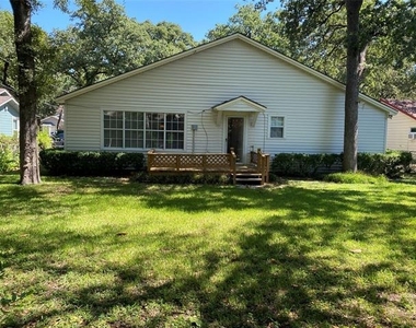 623 Club Oak Drive - Photo Thumbnail 18
